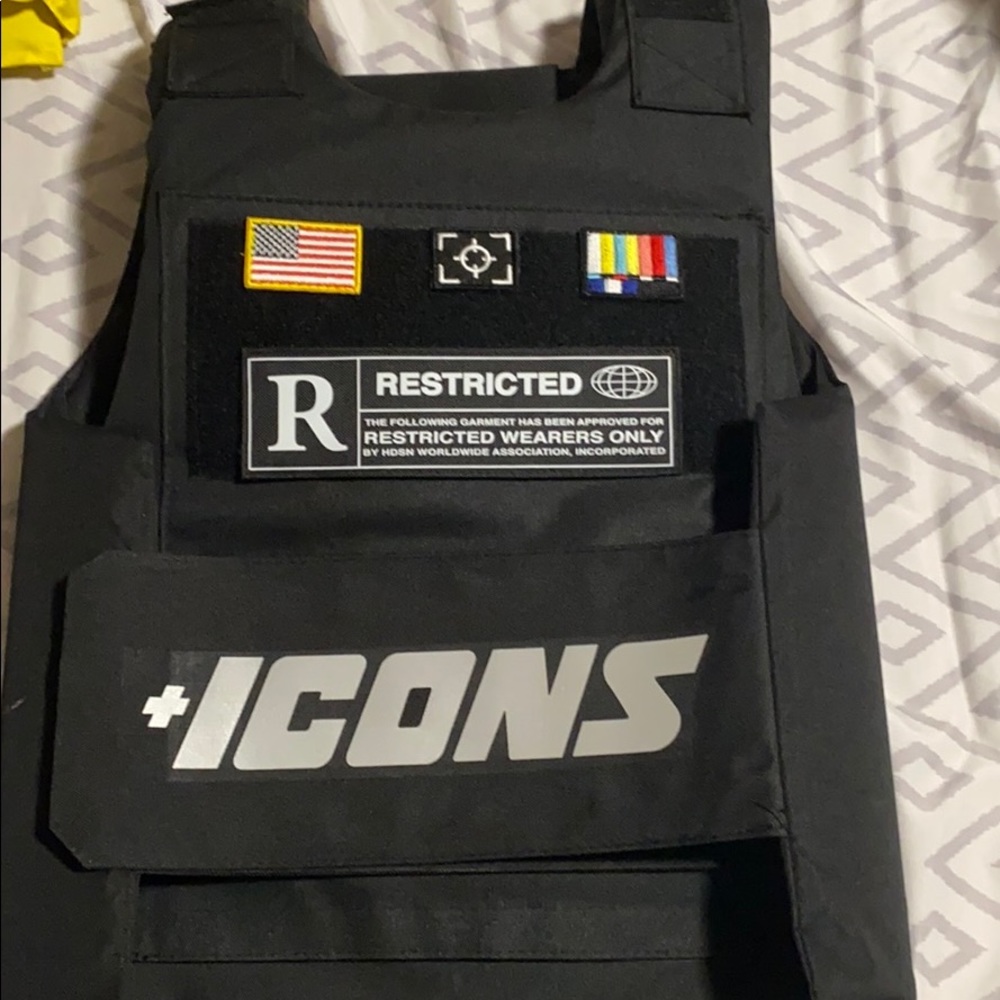 Icon Vest - Picture 3 of 4